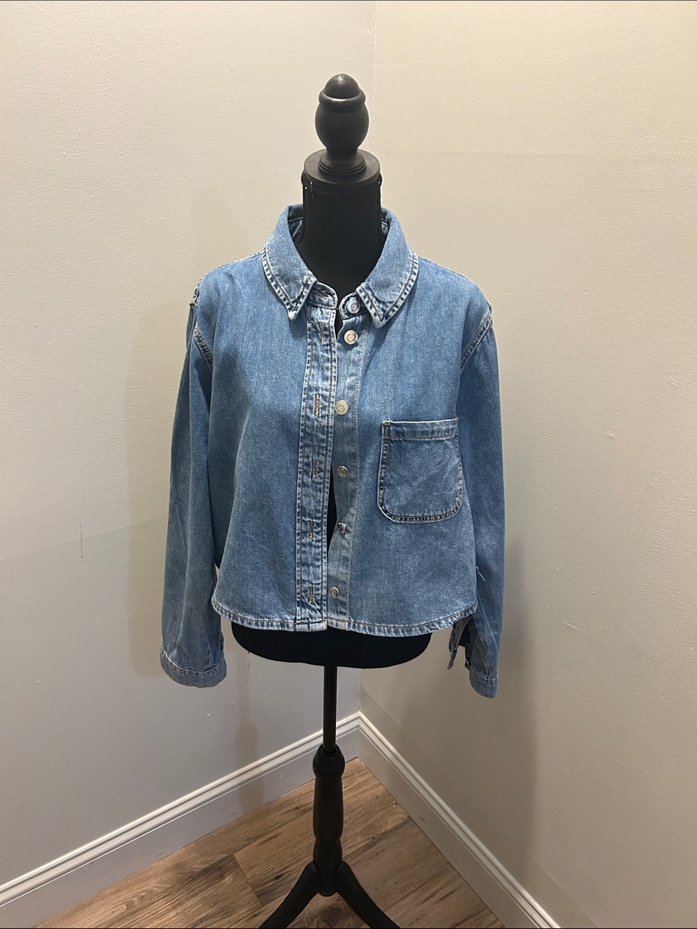 Zara Light Blue Cropped Denim Jacket - Women's Button-Up
